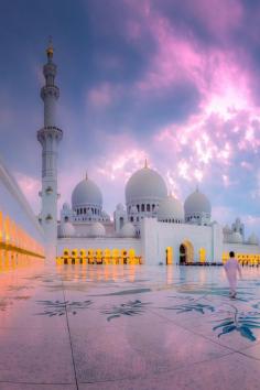 
                    
                        Sheikh Zayed Grand Mosque, United Arab Emirates
                    
                