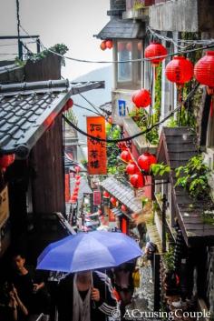 Nostalgic Streets of Jiufen - Travel Taiwan - A Cruising Couple