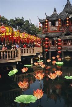 Yuyuan Tea House, Shanghai, China  photo via besttravelphotos