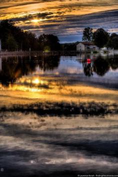 Sunset over Lake St Estephe ,in the Dordogne region of France. - 21 Spectacular Photos From Around the World: XVI