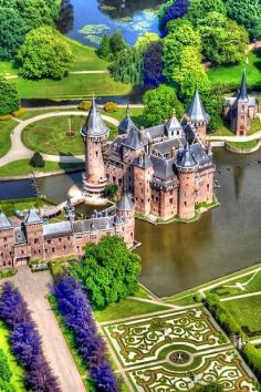 
                        
                            Castle De Haar, Utrecht, Netherlands.
                        
                    