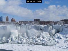 
                    
                        feedinco:  Niagra Falls is frozen—check similar images on Feedinco.com
                    
                