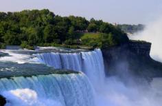 
                    
                        Niagara Falls 2011
                    
                