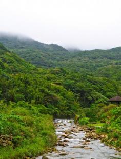 Caoling Historic Trail, Taiwan - A Cruising Couple