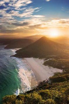 
                    
                        Zenith Beach, Australia © Rhys Pope
                    
                