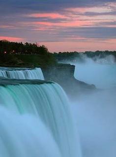 
                        
                            Niagara Falls
                        
                    