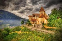 San Pietro is a very small place in the mountains surrounding the Etsch Valley (Valle dell’Adige) in South Tyrol, Italy.