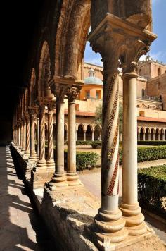 
                    
                        Sicilia - Monreale - Cloister of the Duomo (1174 AD)
                    
                