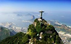 
                    
                        Vista deslumbrante sobre a estátua do Cristo Redentor
                    
                