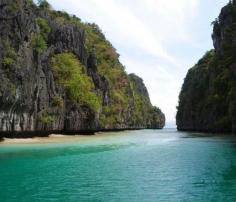 El Nido: Paradise In Palawan - A Cruising Couple