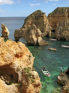 
                    
                        Ponte da Piedade (Costa Algarve) Portugal [photo by Alex Erber on Flickr]
                    
                