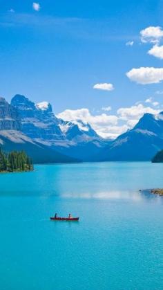 
                    
                        Maligne Lake and Spirit Island, Canada
                    
                