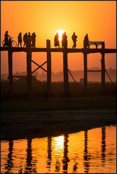 
                    
                        Sunset in U Bein Bridge, Amarapura, Mandalay, Myanmar
                    
                