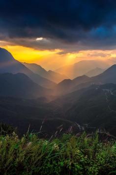 
                    
                        TamTron Pass, Sapa, Vietnam, by Ratnakorn Piyasirisorost, on 500px
                    
                