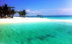 
                    
                        Approaching Kalanggaman Island in the Philippines.
                    
                