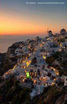 
                    
                        Oia, Santorini, Greece
                    
                