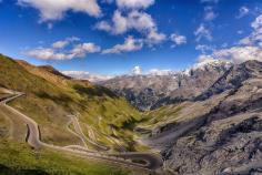 
                    
                        Passo di Stelvio - Italy
                    
                