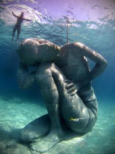 
                    
                        An 18-Foot, 60-Ton Girl Holds Up The Ocean In The World’s Largest Ever Underwater Sculpture ~~ OMG. I want to see this so badly!! It's in the Bahamas. #PinUpLive
                    
                