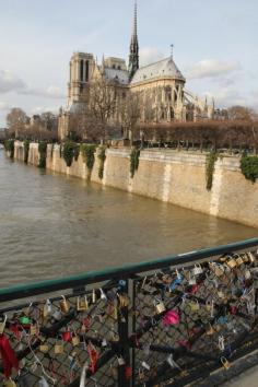 
                    
                        Notre Dame, Paris
                    
                