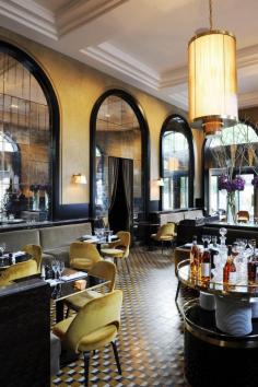 
                    
                        Restaraunt Le Flandrin, 16th arrondissement, Paris, France
                    
                