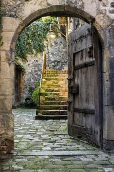 
                    
                        Honfleur, France
                    
                