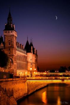 
                    
                        Dusk in Paris
                    
                