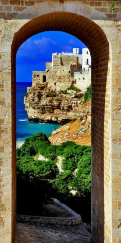 
                    
                        Cinematic View of Italian Coast - Polignano al mare, Puglia
                    
                