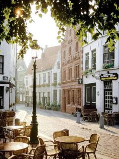 
                    
                        bruges . belgium
                    
                