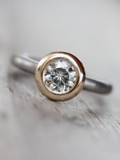 
                    
                        Engagement Ring Moissanite Forever Brilliant Palladium Gold - Industrial Halo
                    
                