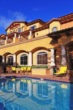 
                    
                        Catch some Cali sunshine at the pool deck, which has a fountain, whirlpool and firepit. #Jetsetter
                    
                