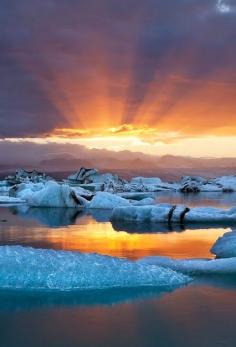 
                    
                        Jokulsarlon,Iceland
                    
                