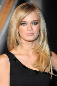 
                    
                        Sara Paxton
                    
                