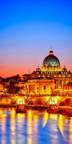 
                    
                        Amazing Night View of St. Peter's cathedral in Rome, Italy
                    
                