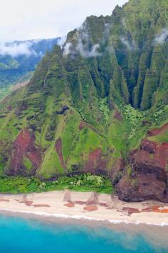 
                    
                        Kalalau Beach | Hawaii (by Michael Sweet)
                    
                