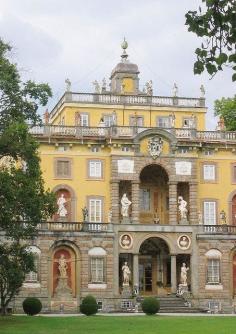 
                    
                        Villa Torrigiani, Lucca, Tuscany, Italy..
                    
                