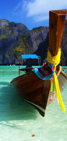 
                    
                        Ma Ya Bay - The Beach, Thailand   |   10 Idyllic Surreal Places that Make Thailand One of the Most Beautiful Countries in The World
                    
                