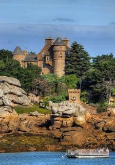 
                    
                        Château de l'ile de Costaérès - Côte d'Armor
                    
                