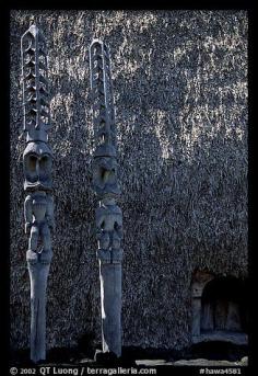 
                    
                        Statues of Polynesian gods,  Puuhonua o Honauau (Place of Refuge). Big Island, Hawaii, USA
                    
                