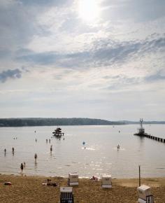 
                    
                        Berlin has a number of cool swimming pools, but as soon as the temperature rises, locals head to the area's surrounding lakes for a plunge
                    
                