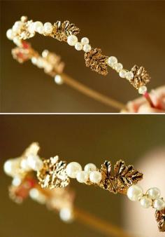 
                    
                        Pearls and leaves headband
                    
                