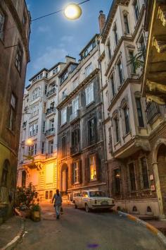 
                    
                        Cihangir At Night /Istanbul,Turkey
                    
                