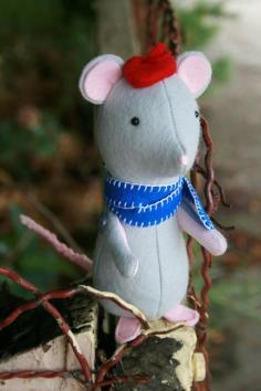 
                    
                        Fig the Mouse: Free Pattern | Sew Mama Sew | Outstanding sewing, quilting, and needlework tutorials since 2005.
                    
                