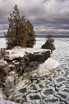 
                    
                        ? Cave Point Peculiarity  Wisconsin
                    
                