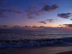 
                    
                        Swim, snorkel, kayak, or relax at Makaha Beach Park on the west side.
                    
                