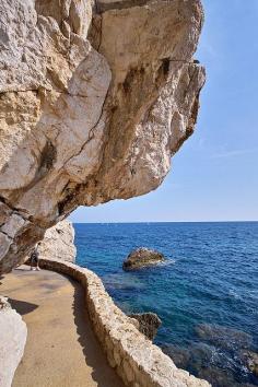 
                    
                        Seaside walkway, Cap d'Ail, France
                    
                