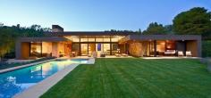 
                    
                        Trousdale Residence | Marmol Radziner; Photo: Barry Schwartz | Archinect
                    
                