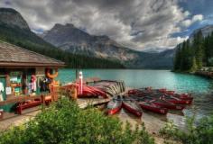 
                    
                        Emerald Lake, Canada
                    
                