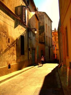 
                    
                        Arles | France (by Ferry Veermer)
                    
                