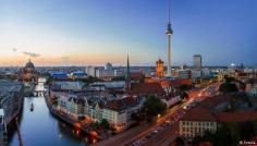 
                    
                        Berlin Skyline Stadtansicht Panorama
                    
                