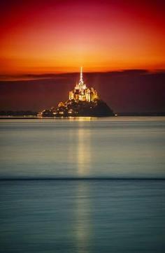 
                    
                        Mont Saint Michel - Holiday$pots4u
                    
                